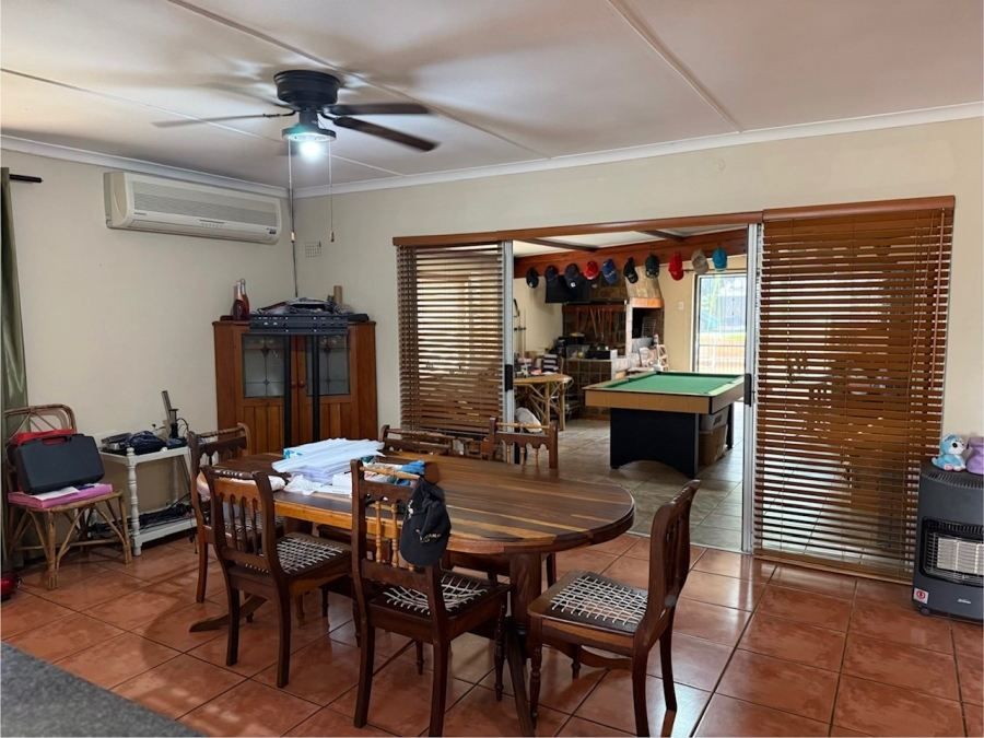 4 Bedroom Property for Sale in Bergzicht Western Cape